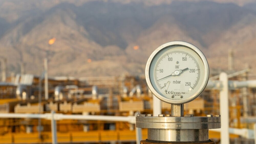 به گزارش مسیر انرژی به نقل از ایسنا، طی سال‌های گذشته بهینه‌سازی مصرف در کشور بیش از پیش مورد توجه قرار گرفته است. هرچند ایران از ذخایر متوعی از سوخت فسیلی مانند نفت و گاز و تولید فرآورده های نفتی بر خوردار است، اما مصرف انرژی در  کشور ما بیش از دو برابر استاندارد جهانی است. 