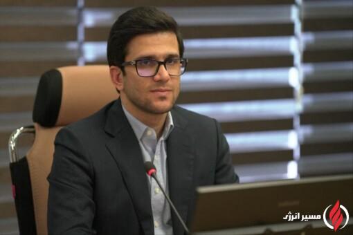 به گزارش مسیر انرژی به نقل از تسنیم، محمدصادق عظیمیفر، مدیرعامل شرکت ملی پالایش و پخش فرآوردههای نفتی ایران، با بیان اینکه افزایش کارآمدی، چابکی سازمان و ارتقای نظام تصمیمگیری از اهداف اصلی این بازطراحی است، اظهارکرد: در ساختار جدید، خطوط گزارشدهی مستقیم به مدیرعامل کاهش مییابد و با تفویض اختیار هدفمند، نقش و جایگاه سطوح مدیریتی میانی تقویت خواهد شد.