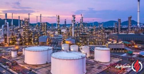 به گزارش مسیرانرژی به نقل از تسنیم، حمید پورمحمدی، رئیس سازمان برنامه و بودجه کشور، در تاریخ 12 آذرماه مصوبه شورای اقتصاد درخصوص دستورالعمل نحوه صدور مجوز صادرات فرآورده‌های نفتی اصلی در راستای پرداخت مطالبات شرکت‌های پالایش نفت را ابلاغ کرد.