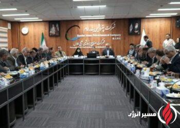 به گزارش مسیر انرژی به نقل از ایرنا، حسن عباس‌زاده روز پنجشنبه در حاشیه بازدید از شرکت پتروشیمی بندر امام خمینی(ره) در جمع خبرنگاران با ابراز خرسندی از حضور در بزرگترین مجتمع پتروشیمی کشور به همراه نمایندگان مجلس شورای اسلامی، از تحول بزرگ این پتروشیمی بندر امام خبر داد.