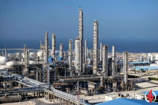 به گزارش مسیر انرژی به نقل از مهر، احمد زراعتکار معاون برنامه‌ریزی وزیر نفت در برنامه تلویزیونی میز اقتصاد با بیان توضیحاتی درباره آخرین وضع قیمت‌گذاری نرخ خوراک برای واحدهای پتروشیمی اظهار کرد: بر اساس قانون هدفمندسازی یارانه‌ها، تکلیف قیمت‌گذاری حامل‌های انرژی مشخص است و در حوزه گاز طبیعی تصریح شده که قیمت‌ها برای مصارف داخلی در یک افق پنج‌ساله باید تا ۷۵ درصد قیمت صادراتی ارتقا یابد و مابه‌التفاوت آن نیز صرف مخارج حمایتی نظیر یارانه‌های نقدی و بهینه‌سازی انرژی می‌شود.