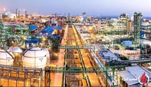 به گزارش مسیر انرژی به نقل از مهر، حمیدرضا عجمی در نخستین اجلاس سرمایه‌گذاران صنعت پتروشیمی با تأکید بر نقش دولت در توسعه این صنعت گفت: دولت مکلف است بسترها و ریل‌گذاری‌های لازم را برای حضور فعال و مؤثر بخش خصوصی فراهم کند.