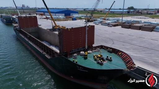 به گزارش مسیرانرژی به نقل از روابط عمومی و امور بین‌الملل سازمان منطقه آزاد انزلی، وی افزود: «بر اساس آمارهای ثبت‌شده، تعداد کشتی‌های تخلیه و بارگیری‌شده در بندر کاسپین نسبت به مدت مشابه سال گذشته ۴۵ درصد افزایش یافته که نشان‌دهنده ارتقای زیرساخت‌ها و تسهیل فرآیندهای گمرکی و لجستیکی است.»