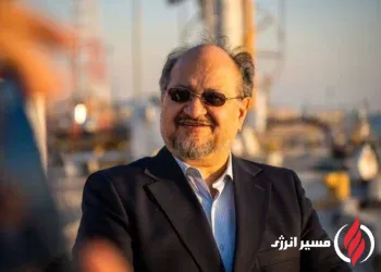 به گزارش مسیر انرژی به نقل از تسنیم، محمد شریعتمداری با بیان اینکه افزایش تولید، سودآوری، تکمیل طرح‌های دارای اولویت هلدینگ از اولویت‌های شرکت پتروشیمی خلیج‌فارس محسوب می‌شود، از تحقق 103.3 درصد تولید محصول و 105.7 درصد فروش و ثبت یک رکورد عملکردی این هلدینگ در طول فعالیتش خبر داد.