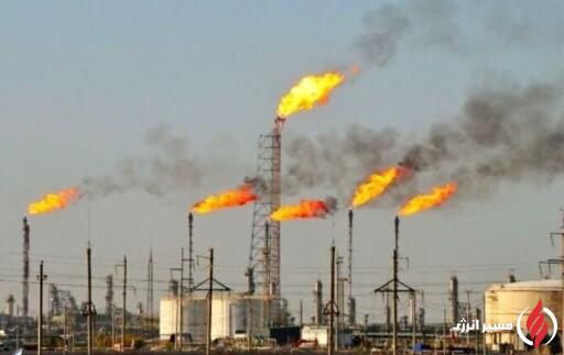 به گزارش مسیر انرژی به نقل از شرکت ملی مناطق نفت‌خیز جنوب، رامین حاتمی در بازدید از تأسیسات عملیاتی رگ‌سفید یک، هدف از این بازدید را قدردانی از تلاش همکاران، بررسی عملکردها، برنامه‌ها و شناسایی و رفع چالش‌های پیش روی تولید دانست و اظهار کرد: نقطه قوت و سرمایه اصلی ما در شرکت‌های بهره‌بردار ازجمله نفت و گاز آغاجاری، نیروی انسانی کارآزموده، متخصص و متعهد است و ضرورت دارد با تغییر رویکردها و اصلاح روش‌های اجرایی، شرایط انجام کار برای این نیروها تسهیل شود.