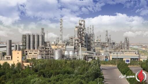 به گزارش مسیر انرژی به نقل از ایرنا، صنعت پتروشیمی یکی از صنایع مادر در زنجیره تکمیل است که از منابع اصلی تولید مواد اولیه بسیاری از صنایع پایین‌دستی نقش مهمی در توسعه اقتصادی، اشتغال‌زایی و ارزآوری دارد.