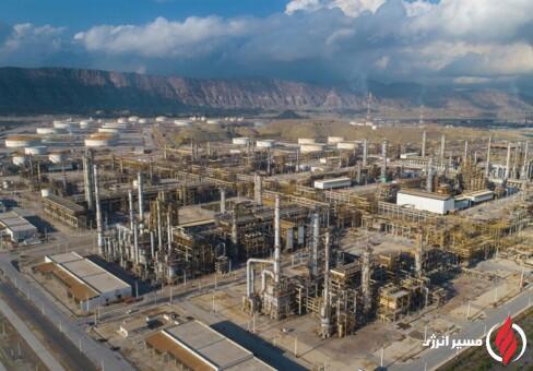 به گزارش مسیر انرژی به نقل از تسنیم، سردار سرتیپ پاسدار عبدالرضا عابد، فرمانده قرارگاه سازندگی خاتم الانبیا(ص) در جمع خبرنگاران اظهار داشت: سالگرد تاسیس قرارگاه را تبریک عرض میکنم و امیدوارم این قرارگاه رسالتی را که برعهده گرفته، به نحو احسنت انجام دهیم.