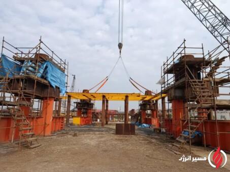 به گزارش مسیرانرژی به نقل از روابط‌ عمومی شرکت مهندسی و ساخت تاسیسات دریایی ایران، با توجه به اهمیت افزایش ظرفیت  تولید گاز جهت کمک به رفع ناترازی انرژی در کشور و همچنین تاکید وزارت نفت و شرکت ملی نفت ایران در اولویت‌بخشی به طرح‌های توسعه میادین مشترک گازی، این طرح نیز در اولویت برنامه‌های توسعه‌ای شرکت نفت و گاز پارس قرار دارد و امروز نیز با تلاش متخصصان داخلی لیفت طبقه Drain Deck انجام و در موقعیت خود قرار گرفت.