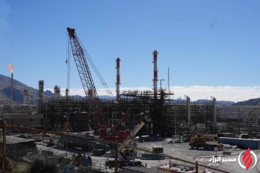 به گزارش مسیر انرژی به نقل از شانا، در دل بیابان‌ها، کوهستان‌ها و دشت‌های گسترده ایران‌زمین، جایی که خطوط لوله گاز همچون رگ‌های زندگی امتداد یافته‌اند، نام مهندسان و متخصصان شرکت مهندسی و توسعه گاز ایران با افتخار می‌درخشد. آنان با دانش، تعهد و همت ایرانی، شریان‌های حیاتی گاز کشور را طراحی و اجرا کرده‌اند تا گرمای توسعه و آسایش، به دورترین نقاط میهن اسلامی برسد. هر پروژه داستانی از ایمان، تخصص و عشق و تلاش برای آبادانی ایران است؛ تلاشی خاموش، اما ماندگار برای آنکه نفس گرم ایران هرگز سرد نشود.