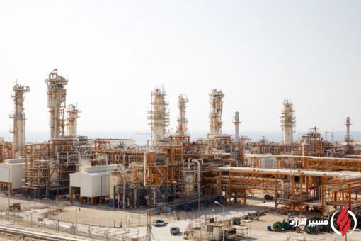 به گزارش مسیر انرژی به نقل از ایرنا، حسن عباس‌زاده در جمع مدیران صنعت نفت در عسلویه افزود: میدان مشترک گازی پارس جنوبی سرچشمه اصلی خوراک پتروشیمی‌ها است و اگر درصنایع پایین‌دستی و پتروشیمی ارزش‌آفرینی می‌شود و به ارزآوری آن افتخار می‌کنیم، بخشی مهم از این موفقیت مرهون تلاش کارکنان سکوها و پالایشگاه‌های گازی پارس جنوبی است که خوراک پایدار صنایع پتروشیمی را تأمین می‌کنند.