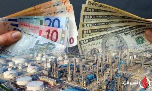 به گزارش مسیر انرژی به نقل از تسنیم، از امروز(دوشنبه 15 دی‌ماه)، تمامی ارز حاصل از صادرات شرکت‌های پتروشیمی با تصمیم دولت و بانک مرکزی از تالار اول به تالار دوم مرکز مبادله ارز و طلا منتقل می‌شود؛ تصمیمی که به گفته سیاست‌گذاران، با هدف شفاف‌سازی، حذف رانت و اصلاح سازوکار بازار ارز اتخاذ شده، اما نتایج آن فراتر از بازار ارز، بازار سرمایه و صنایع بورسی را نیز تحت تاثیر قرار می‌دهد.