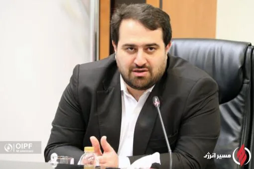 به گزارش مسیرانرژِی: در متن حکم دکتر حسین حسین‌زاده خطاب به ابراهیم بابک‌نیا آمده است: « بر اساس بند 2 ماده 17 اساسنامه صندوق‌های بازنشستگی صنعت نفت، به موجب این حکم به عنوان تمشیت امور صندوق‌های بازنشستگی صنعت نفت منصوب می‌گردید.