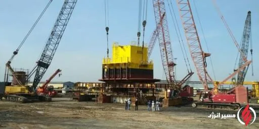 به گزارش مسیرانرژی به نقل از روابط عمومی شرکت مهندسی و ساخت تأسیسات دریایی ایران، این پروژه که تحت کارفرمایی شرکت نفت و گاز پارس و توسط شرکت مهندسی و ساخت تأسیسات دریایی ایران(IOEC)   اجرا شده، با هدف صادرات یک میلیون بشکه نفت در روز دنبال می‌شود. وجه تمایز این عملیات، استفاده کامل از تجهیزات باربرداری ملکی و حذف نیاز به توان خارجی است.