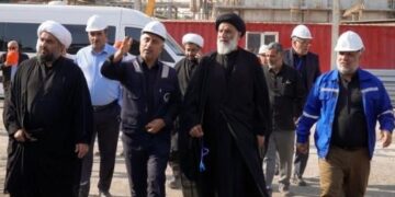 بازدید نماینده ولی ‌فقیه استان خوزستان از واحد آسیب‌ دیده آب‌نیرو در پتروشیمی بندرامام