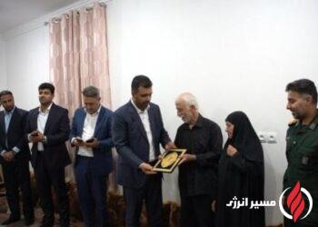 دیدار مدیرعامل پتروشیمی سروش مهستان با خانواده ۶ شهید جنوب بوشهر