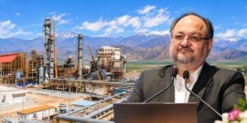 گره بدهی ارزی پتروشیمی لردگان باز می‌شود؛ شریعتمداری از دلار ۸۹ هزار تومانی خبر داد